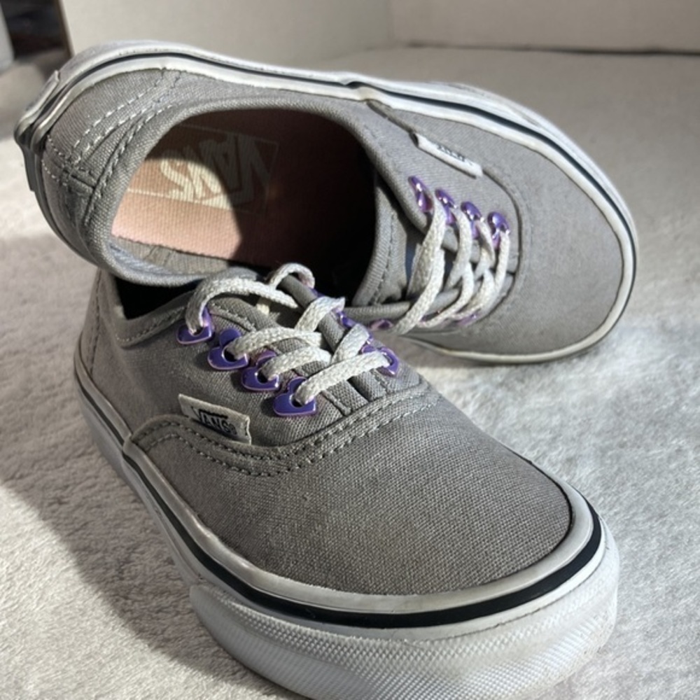 Vans Authentic Heart Eyelet Girls Gray Skateboard Sneakers